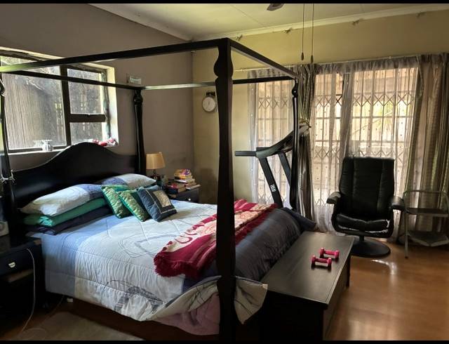 5 BEDROOM FREEHOLD FOR SALE IN CROYDON